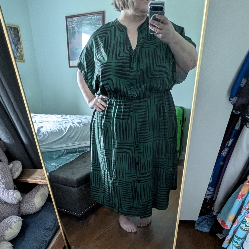 BloomChic Forest Green Geometric Midi Dress